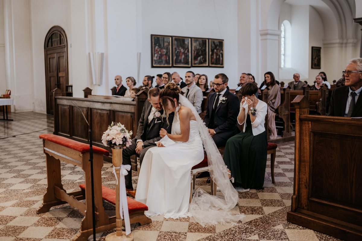 Foto einer kirchlichen Trauung bei einer Hochzeit in Ebensee, von Fotograf Kosia