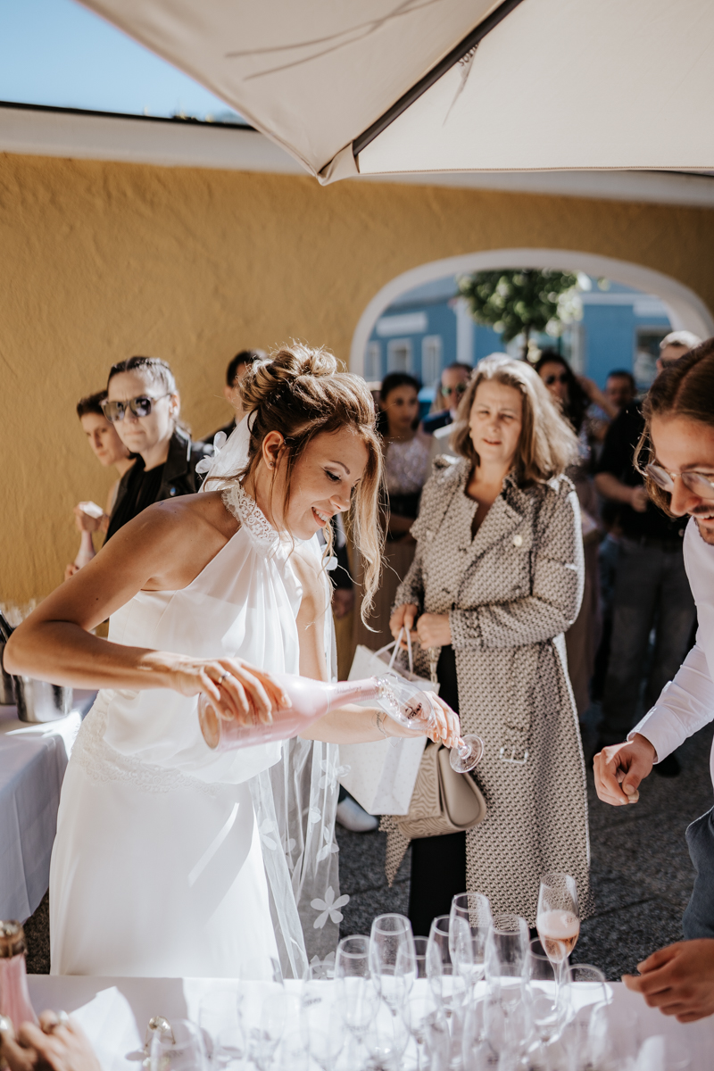 Sektempfang bei einer Hochzeit im Landhotel Post in Ebensee, von Fotograf Kosia